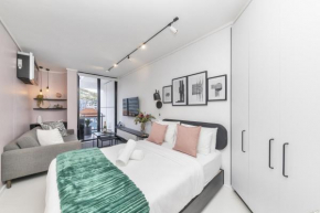 508 The Flamingo Central Netflix Aircon